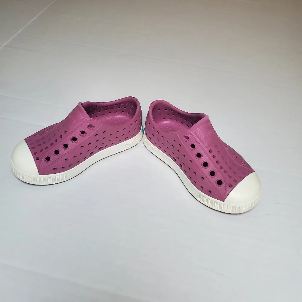 Native Jefferson Kids Slip-On Shoes Size C6 Purple WhiteLightweight Washable